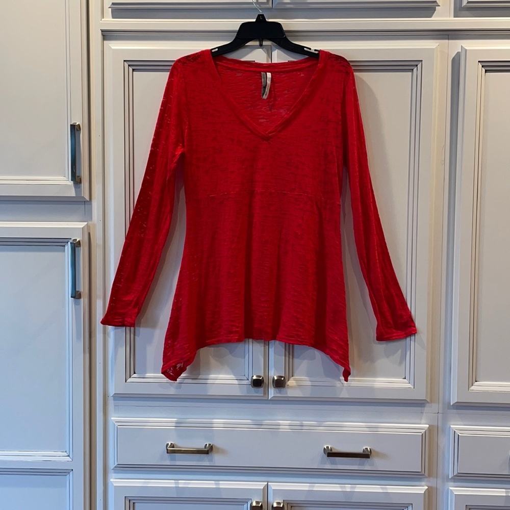 Ideology red longsleeve shirt/V-neck size medium